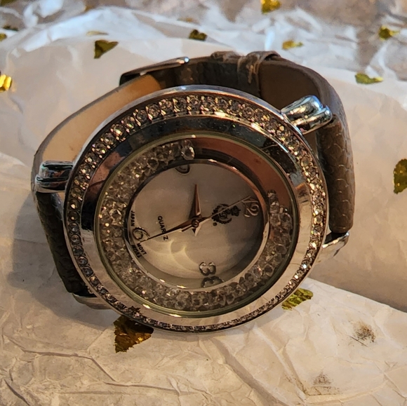 Premier Designs Silver Watch, needs battery - Picture 2 of 8